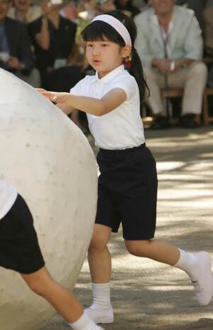 学習院幼稚園年中組（’06年）大玉ころがし