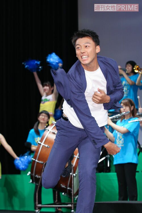 ’16年７月　映画『青空エール』完成披露試写会。野球部員役を熱演した竹内は、未経験者とは思えないサマになった投球フォームを披露　撮影／齋藤周造