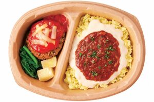 今年3月に新発売された『ニップン　よくばりプレート　完熟トマトソースハンバーグ＆ミラノ風ドリア』（税込み430円、編集部調べ）
