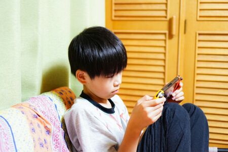 昨年は「ゲームする自由の侵害」として大学生と母が県に損害賠償を請求し、棄却された　※写真はイメージです