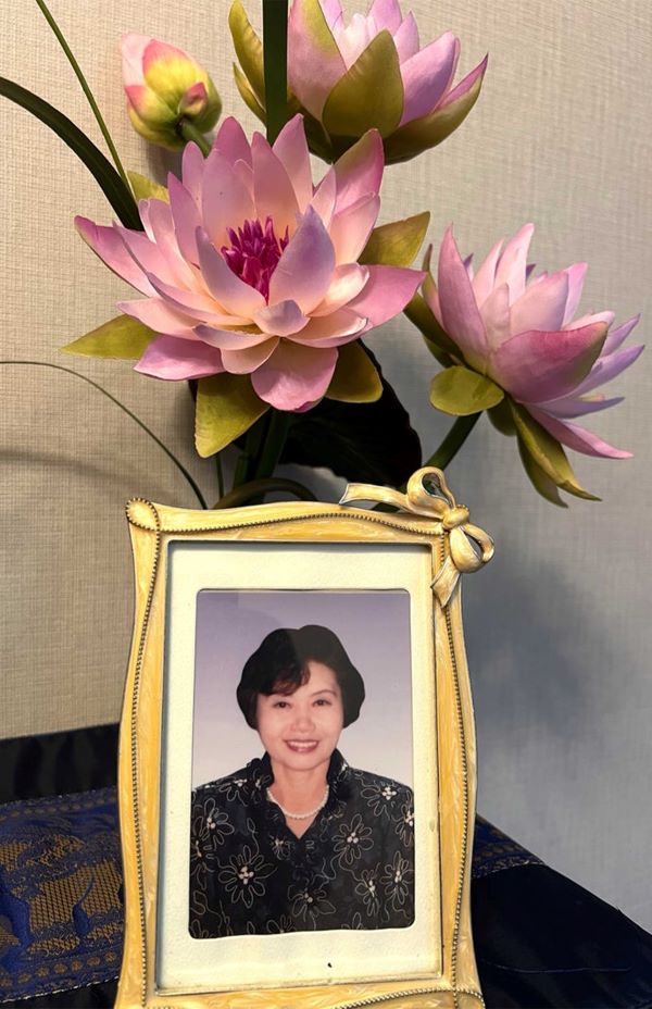 20年前に他界した母。「母の分まで後悔のないように生きたいです」 写真/藤あや子さん提供