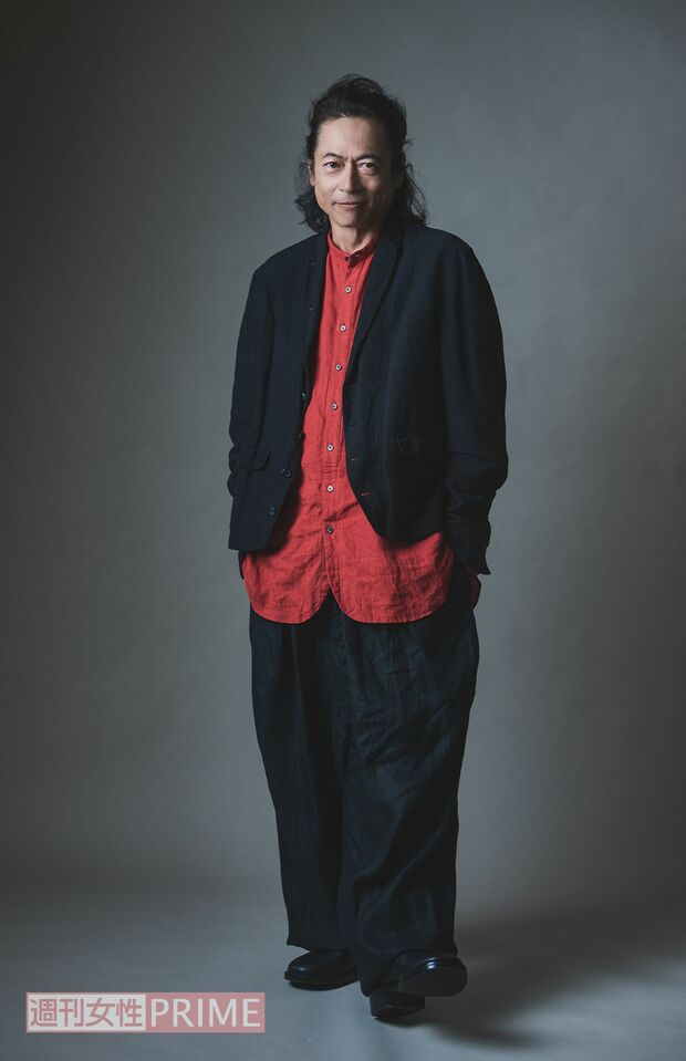 三上博史　撮影／廣瀬靖士　ヘアメイク／赤間賢次郎　スタイリング／勝見宣人（KoaHoleinc.）衣装協力／suzukitakayuki