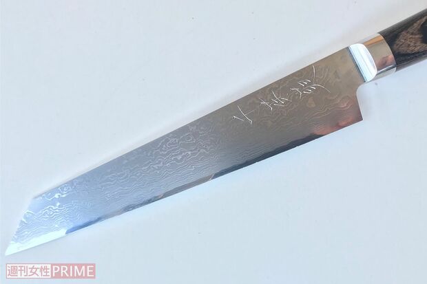 ホールケーキ、ピザなどもきれいに切り分けられる。しっかりと大林さんの名前の刻印も