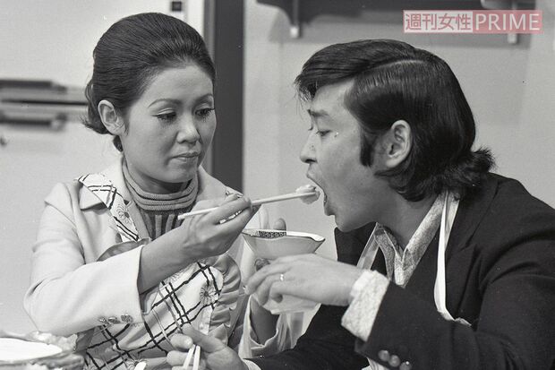 '71年には、新婚の梓さんと、和田さんの『結婚日記』なる記事を掲載。結婚当日の気持ちを、梓さんは「うれしくてしょうがない」と綴っていた