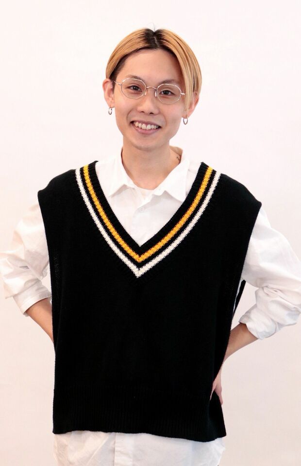 米村敦貴さん●原宿のヘアサロン・Curaのスタイリスト。YouTubeチャンネル「美容師の夜」では、プロ目線での商品レビューや、ヘアケアに役立つ情報を発信している。