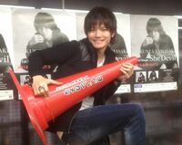 山碕薫太、ネット販売500枚突破で『夜空』のMVを公開!