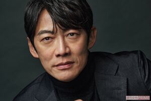 反町隆史　スタイリスト／二村毅（hannah)　ヘアメイク／池上豪　NICOLASHKA