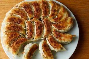 お店以上の味！さっぱり野菜餃子（撮影／鈴木泰介）