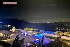 台湾へ出稼ぎに行った際は、キレイなホテルに滞在できたという（A子さん提供）