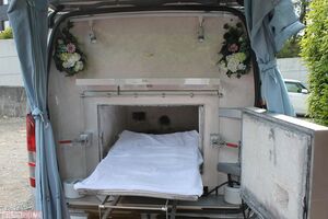 ケータリング火葬車