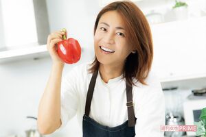 「“氷川きよし”としてステージにいるときとはまた全然違う、普段家にいるような感覚でリラックスしてやらせてもらってます」と、にこやかに　撮影／矢島泰輔