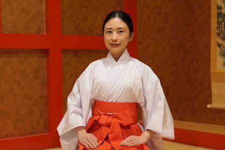「巫女社長」の神山ナオミさん
