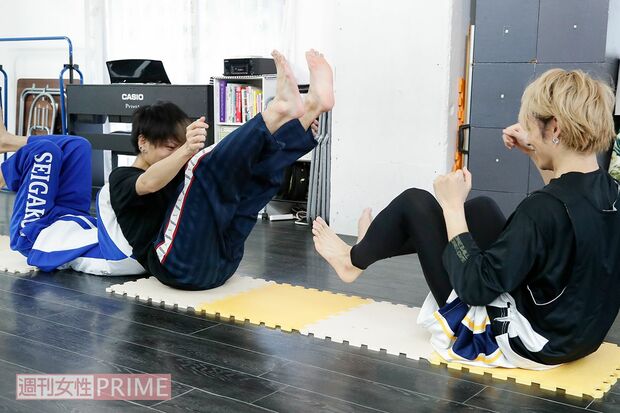 TSUBASAくんのキックにバランスをくずす大輝くん！