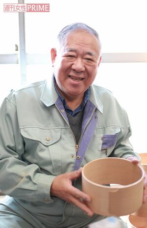 栗盛俊二さん◎栗久6代目。伝統工芸士、現代の名工にそれぞれ認定。曲げわっぱの概念を覆す商品を次々と発表し、うち18点がグッドデザイン賞、9点がロングライフデザイン賞を受賞