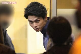 『エルピス』撮影で、店内から顔を覗かせる眞栄田郷敦