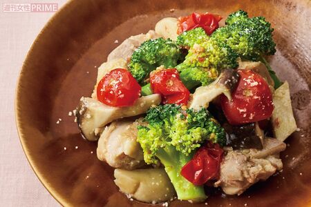 鶏とブロッコリーの洋風炒め 撮影/廣瀬靖士