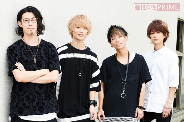 4人組バンドThinking Dogs（左から）わちゅ〜、TSUBASA、大輝、Jun　撮影／山田智絵