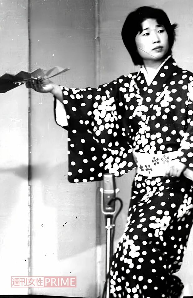 1975年、舞台衣装は男物だった　写真提供／露の都