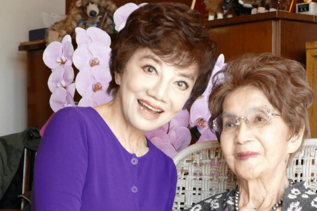 志奈枝さんの100歳の誕生日には各所から花が寄せられた