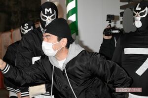 『牛宮城』オープン初日に撮影クルーを連れてやってきた江頭2:50