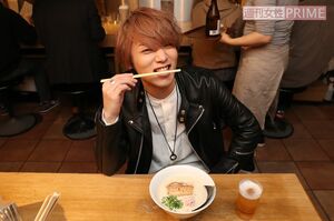 写真映えもレア感もおいしさもバッチリ！ ピットブルガー（ドイツビール）をお供にいただきました♪