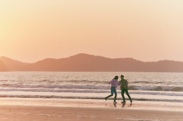 Netflixシリーズ『私たちのブルース』独占配信中