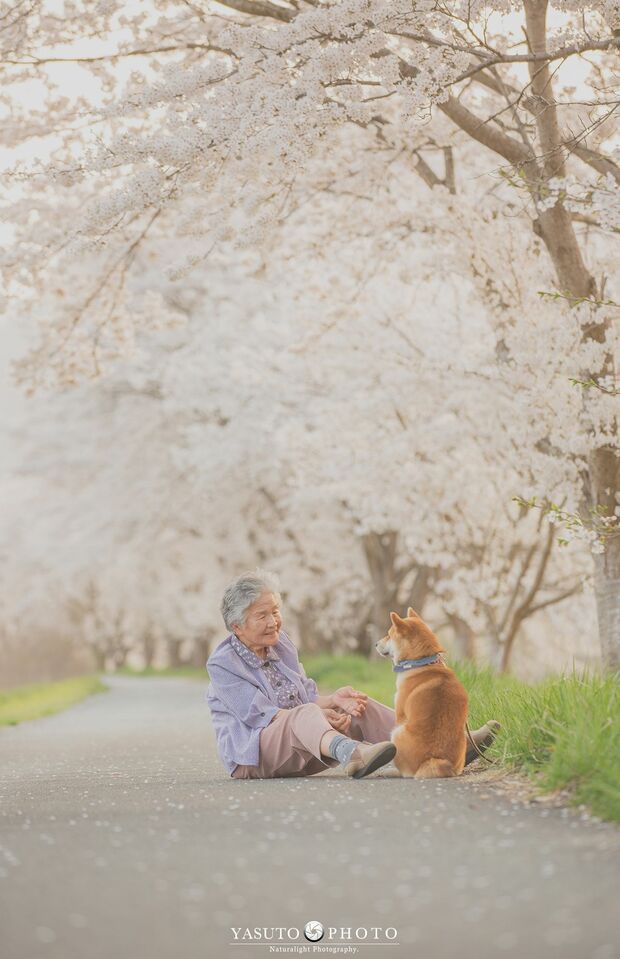 YASUTOさんは撮りだめた写真たちを「おじいちゃんとおばあちゃんと僕の作品」と呼ぶ　提供：YASUTO