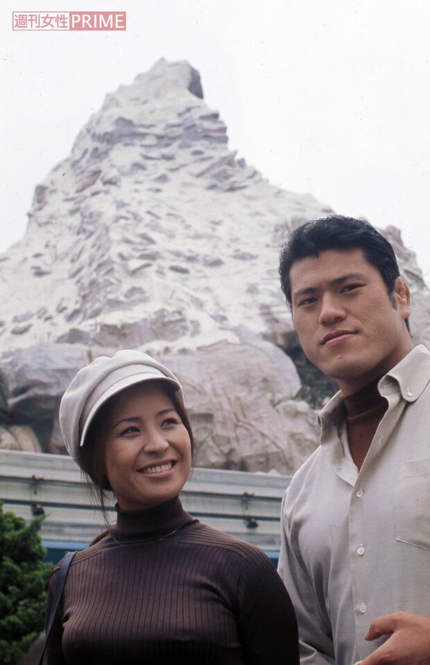 元妻・倍賞美津子と海外でデートを楽しむアントニオ猪木さん（1972年撮影）