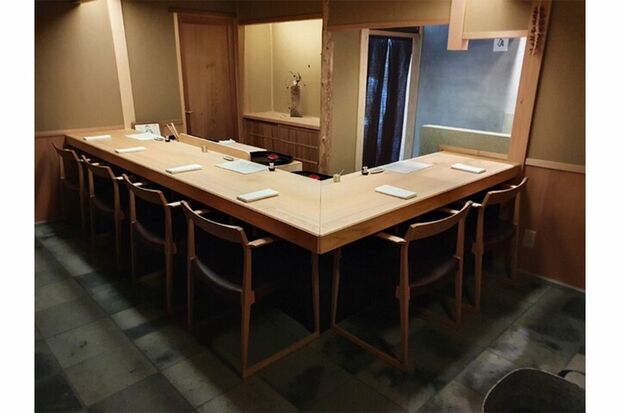 榎本正哉容疑者が店主の日本料理店『榎本』の内観