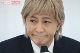 引退会見を行う小室哲哉（'18年）