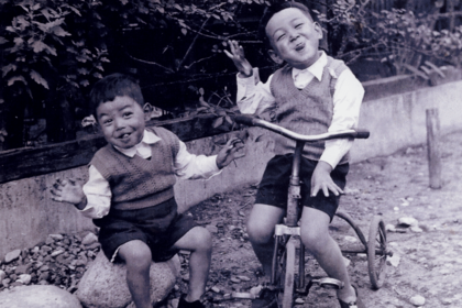 同時期のやんちゃ盛りな夢枕（右）と弟（左）