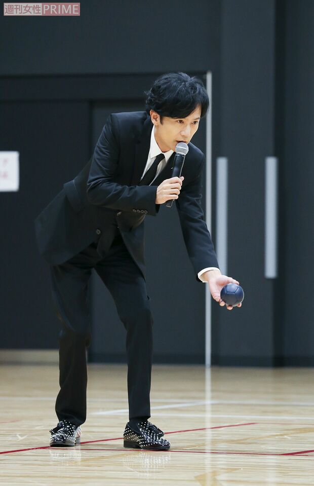 稲垣吾郎「僕、アプローチの吾郎って呼ばれてるんですよ」ゴルフかな?　撮影／森田晃博