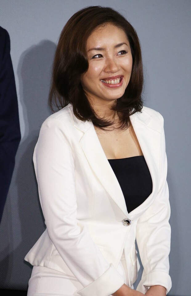 園子温の妻は女優の神楽坂恵（2015年映画『みんな！エスパーだよ！』初日舞台挨拶で）