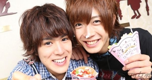  左から平松賢人、田村侑久