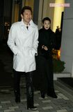 2002年12月、桐島ローランドの結婚披露宴パーティーに出席した布袋寅泰と今井美樹