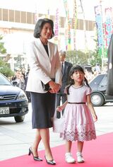 2006年9月　東京・両国国技館で大相撲を初めて観戦された愛子さま。取組ごとの結果を星取表に書き込んだりしながら、時折笑顔を見せ、楽しまれている様子だった