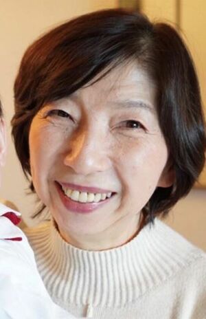 伊東園子さん●化粧品ブランド・首都圏東京エリアマネージャー。1953年生まれ。航空会社勤務だったが、結婚して専業主婦として15年間過ごす。ママ友に誘われ1992年からナガセビューティケァでビューティコンサルタントとして活動開始。現在は首都圏東京エリアマネージャー(代理店)を務める。