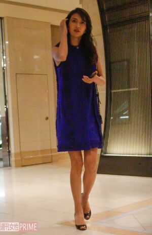 一次会会場から出てくる田中道子