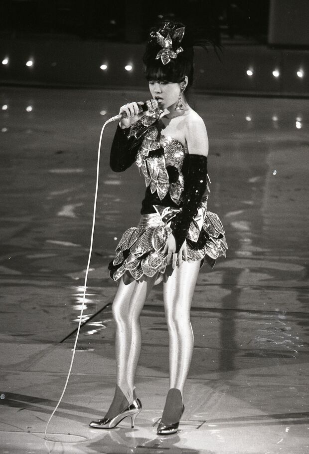 デビュー翌年の1983年（昭和58年）の中森明菜