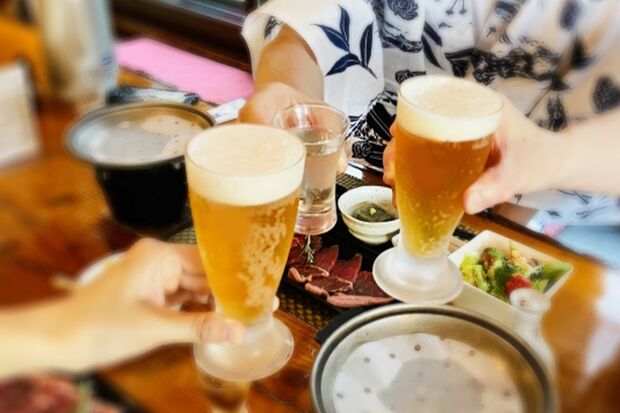 旅行や外食など楽しむことも、削りすぎては心のゆとりまで失って、節約も続かない ※写真はイメージです