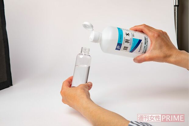 精製水を入れて混ぜる