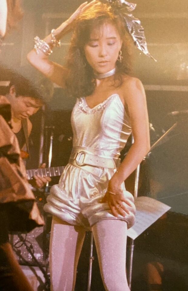 アイドル時代のつちやかおりさん。衣装はお母さんの手作り