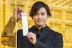 新田真剣佑。感染対策がなされた映画『ブレイブ』ヒット祈願イベントにて