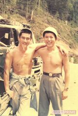 映画『網走番外地』撮影中の高倉さんのもとへ小林稔侍が陣中見舞いに訪れたことも