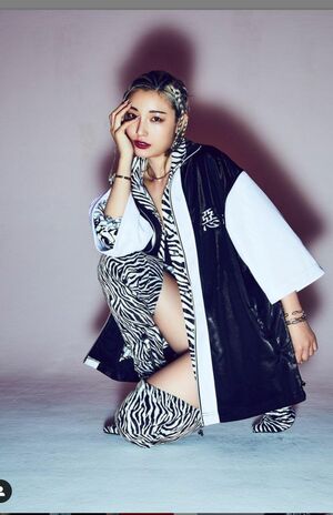 ヤンキーモデルとして復帰した木下優樹菜（『GALFY』インスタグラムより）