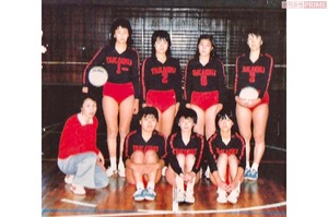 高校のバレーボール部ではキャプテンでエース。すでにリーダーの資質が開花していた