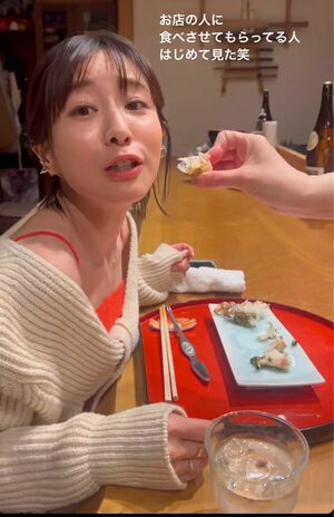 2024年3月上旬、プライベートでカニ店に訪れた田中みな実（インスタグラムより）