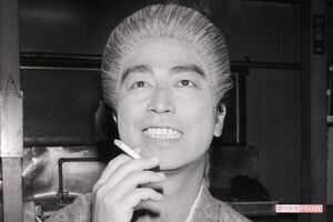 3月29日に亡くなった志村けんさん（'86年、『志村けんの失礼しまぁーす!』の収録の合間の様子）