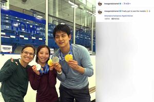 恩師であるメーガン・デュハメル氏に金メダル獲得を報告した“りくりゅう”こと三浦璃来、木原龍一ペア（デュハメル氏のインスタグラムより）