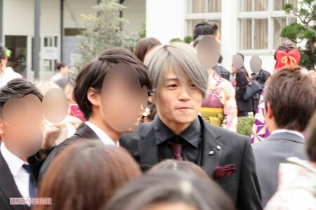 '17年、大学の卒業式に出席した菊池風磨